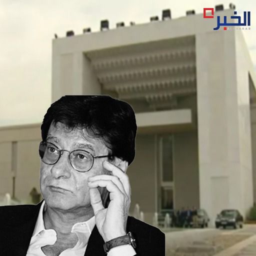 حين ودّع محمود درويش حافظ الاسد على باب القصر
